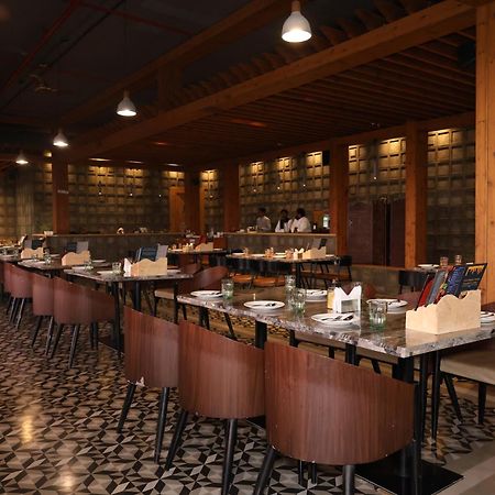 Afc Hotel Indore Luaran gambar